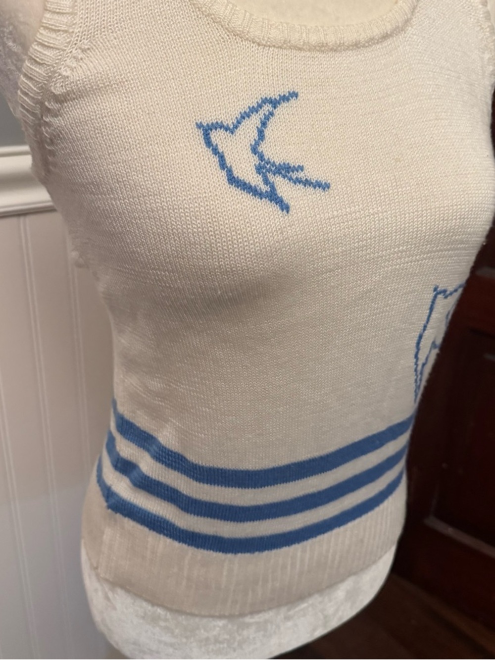 Jantzen Vintage Women’s White Sweater Vest Blue Birds Stripes Size Small - Picture 3 of 7